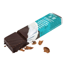 Cargar imagen en el visor de la galería, Barra de Chocolate Amargo con Relleno de Xtabentún 63% Cacao 22 g.
